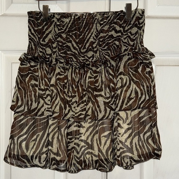 Walter Baker Nova Smocked Waist Ruffled Layered Animal Print Mini Skirt - Picture 3 of 6